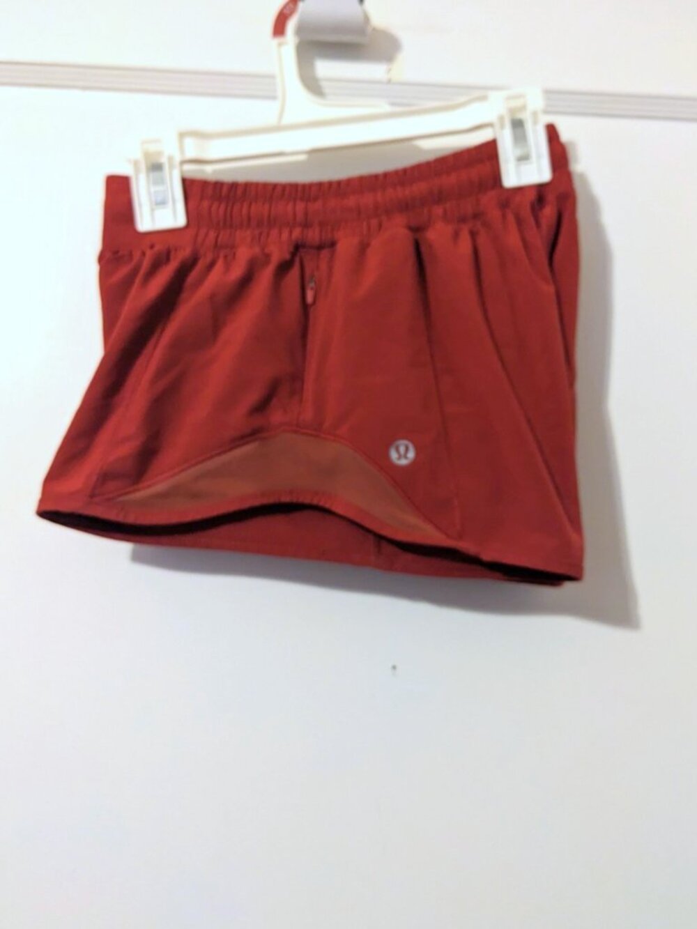 Lululemon Hotty Hot Shorts 2.5" Inseam Burgundy Red Size 2 - Picture 4 of 6